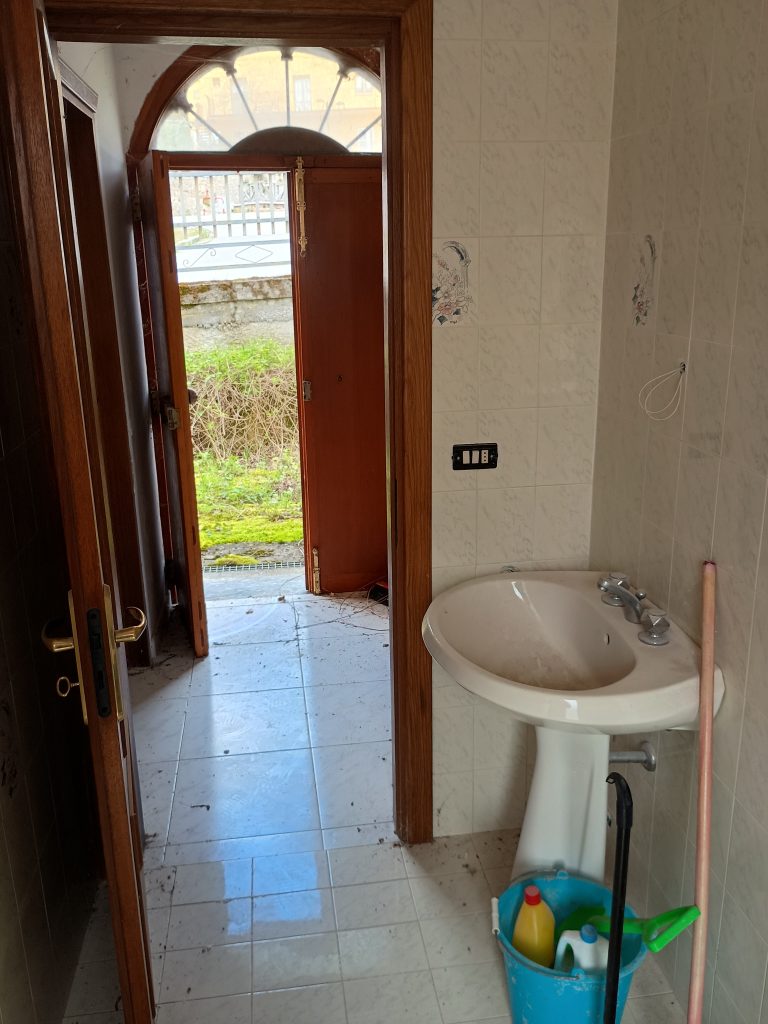 Casa indipendente in c.da Calda (via Pizzo Falcone, 10)