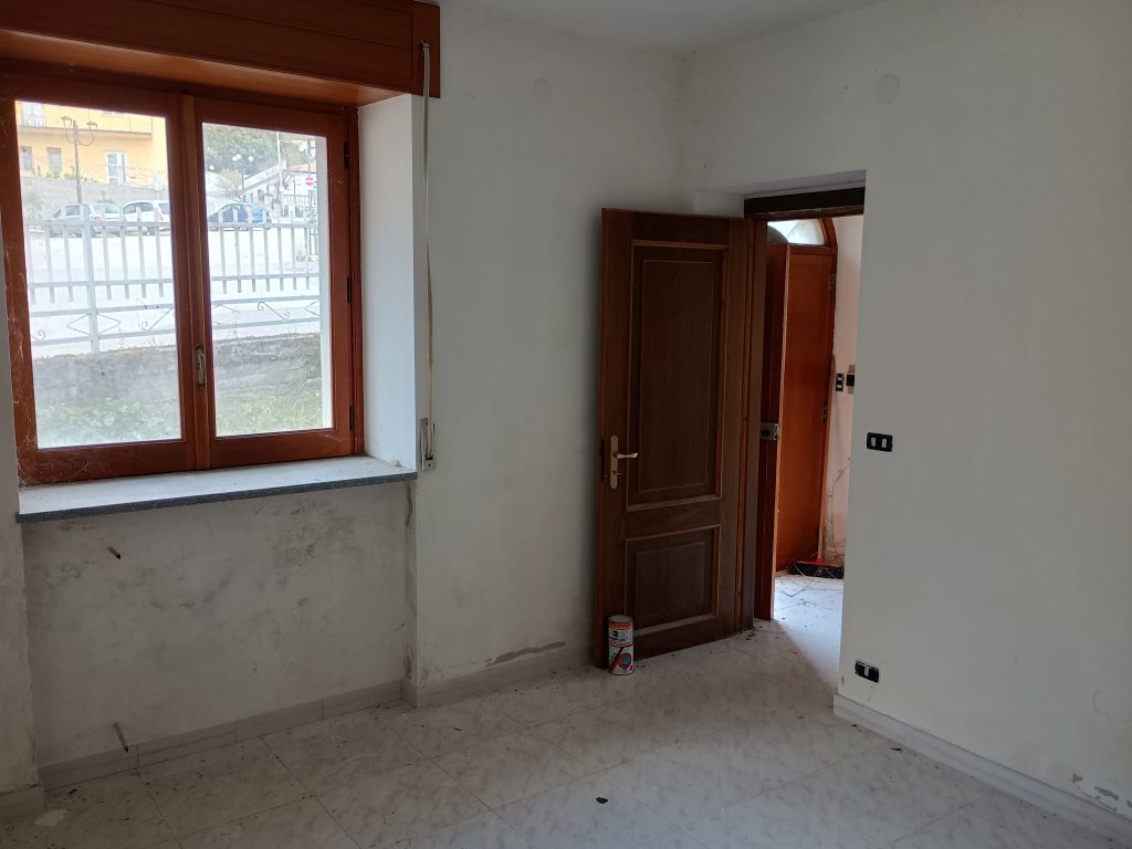 Casa indipendente in c.da Calda (via Pizzo Falcone, 10)
