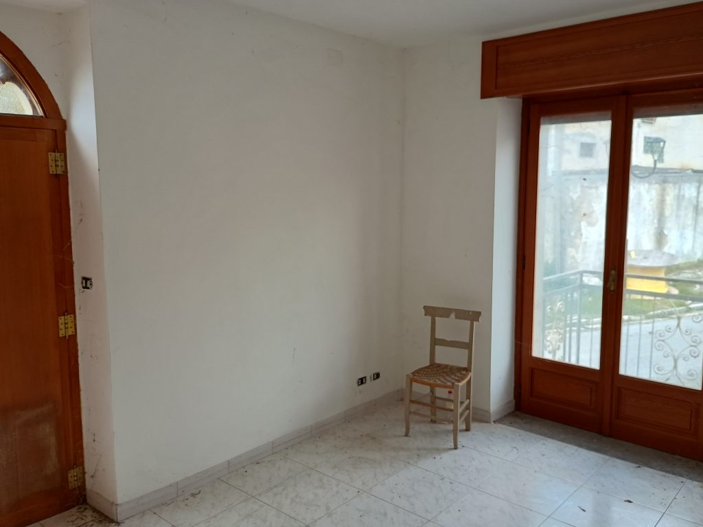 Casa indipendente in c.da Calda (via Pizzo Falcone, 10)