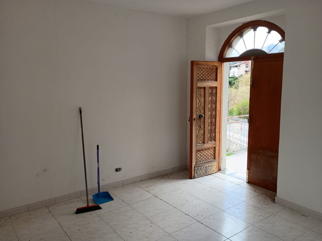 Casa indipendente in c.da Calda (via Pizzo Falcone, 10)
