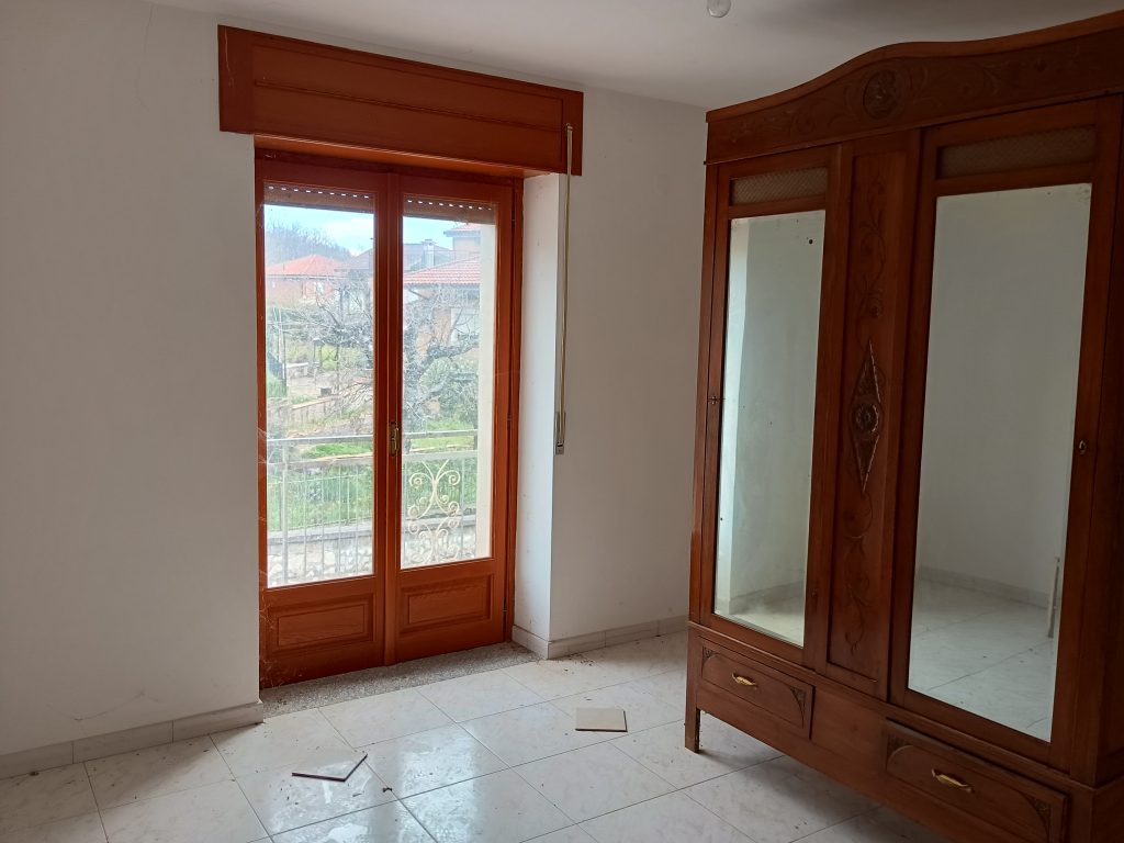Casa indipendente in c.da Calda (via Pizzo Falcone, 10)