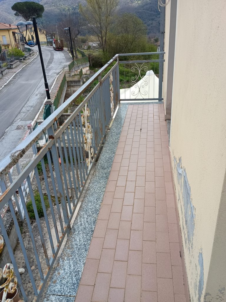 Casa indipendente in c.da Calda (via Pizzo Falcone, 10)