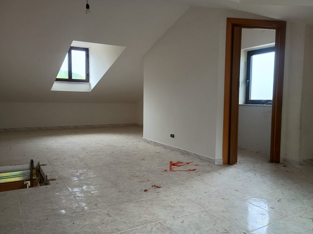 Casa indipendente in c.da Calda (via Pizzo Falcone, 10)