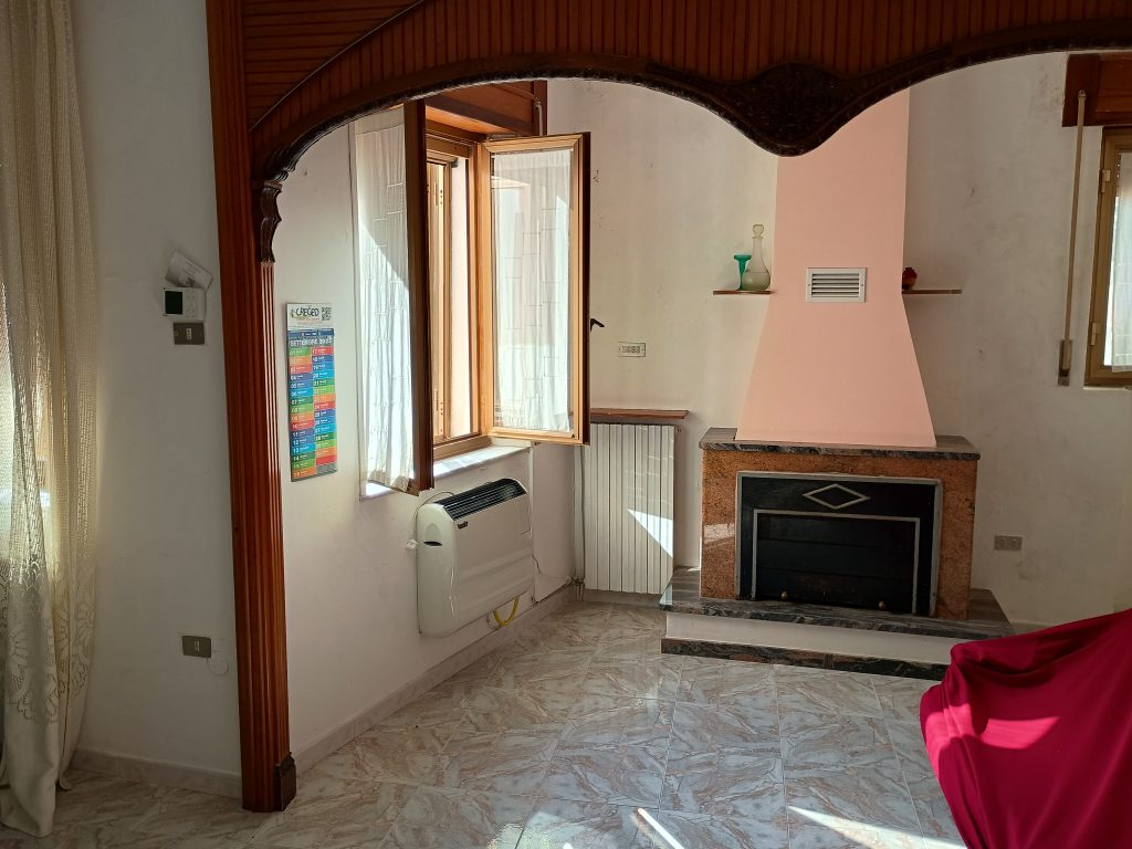 Detached house in the historic center (largo della Libertà, 8)