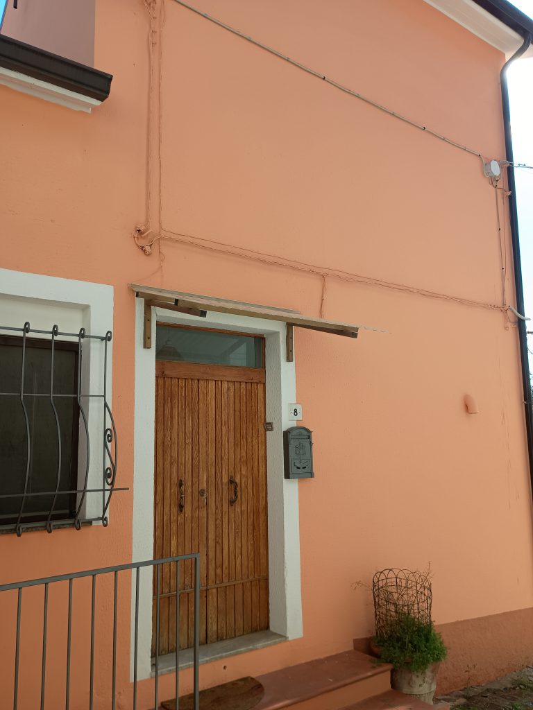 Detached house in the historic center (largo della Libertà, 8)