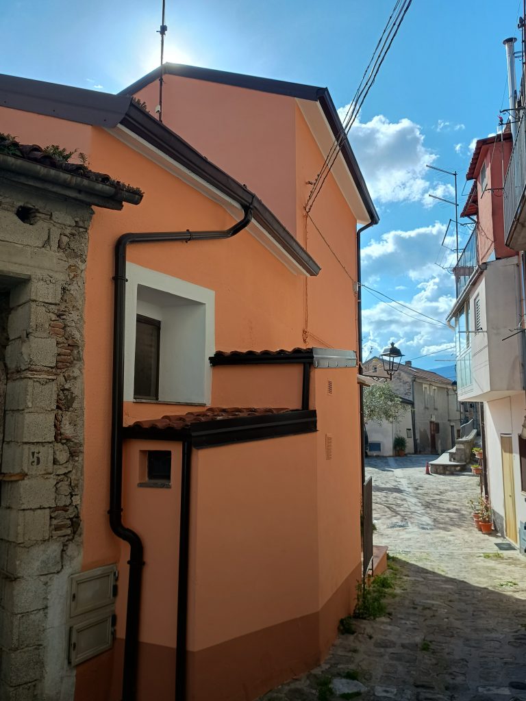 Detached house in the historic center (largo della Libertà, 8)