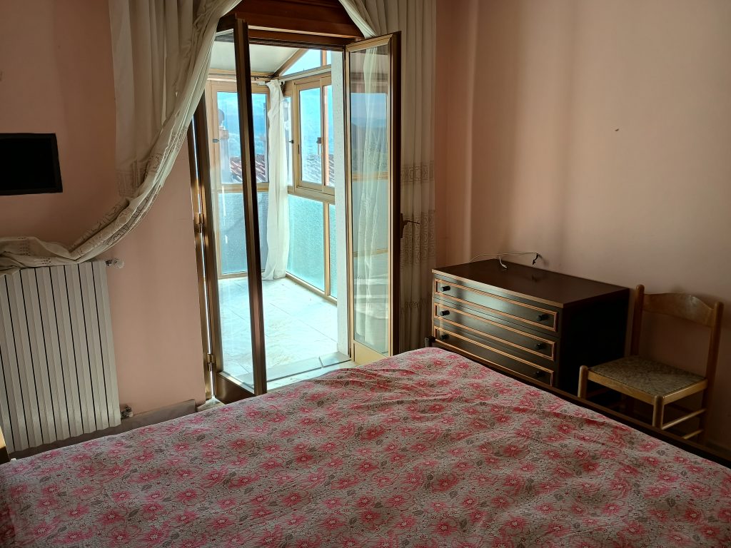 Detached house in the historic center (largo della Libertà, 8)