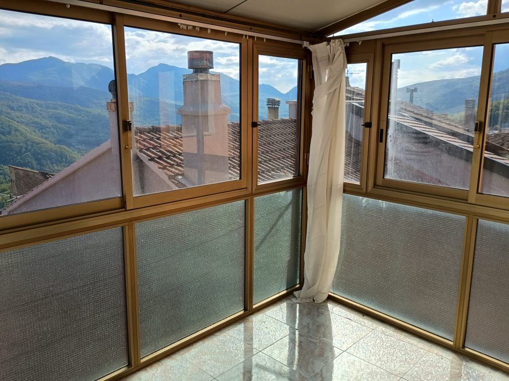 Detached house in the historic center (largo della Libertà, 8)