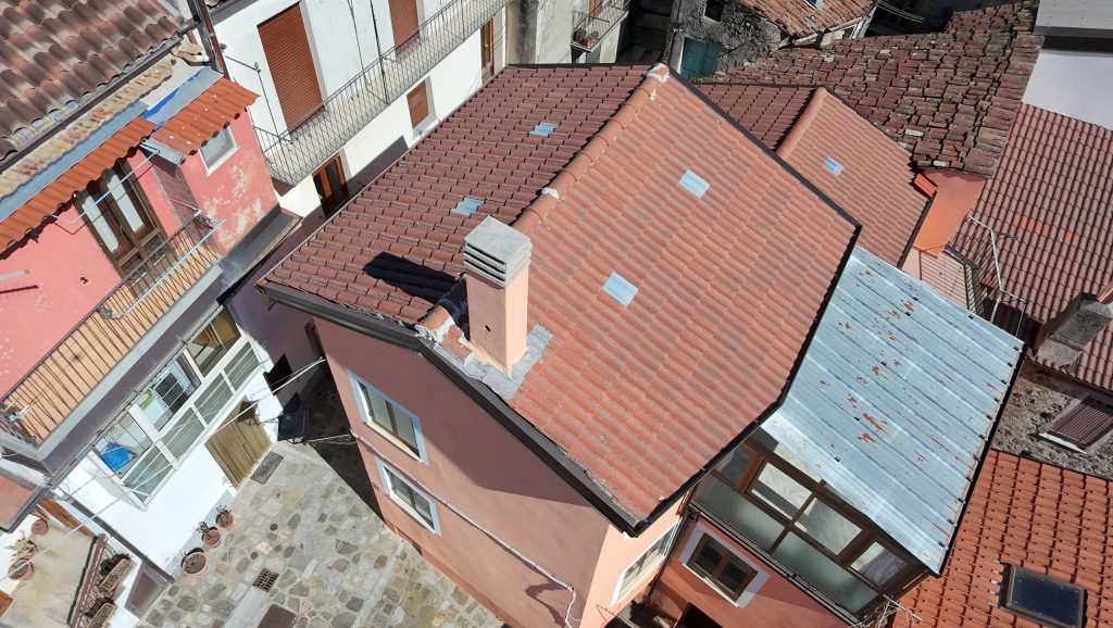 Detached house in the historic center (largo della Libertà, 8)