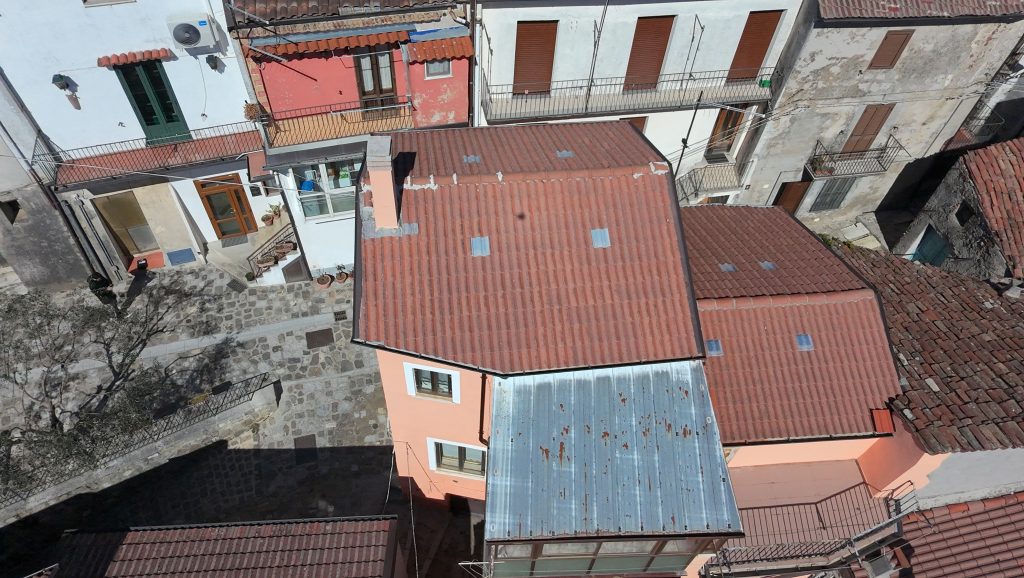 Detached house in the historic center (largo della Libertà, 8)