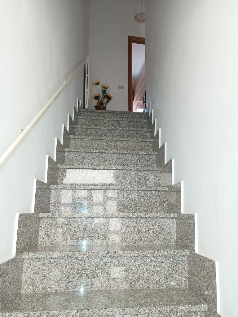 Casa indipendente nel centro urbano (via Boiardo, 9-11)