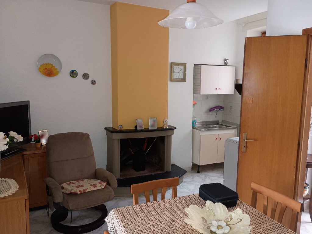 Casa indipendente nel centro urbano (via Boiardo, 9-11)