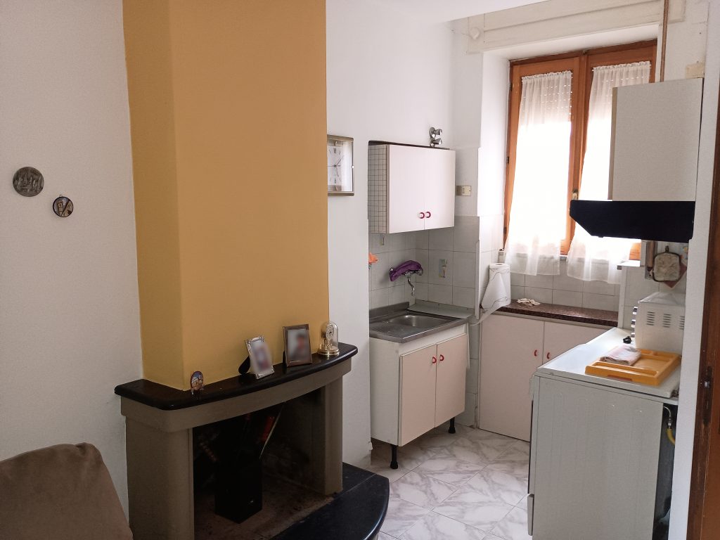 Casa indipendente nel centro urbano (via Boiardo, 9-11)