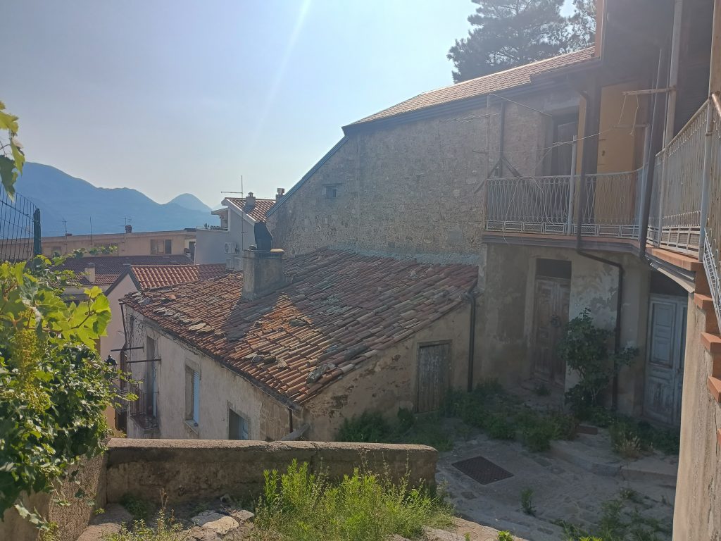 Detached house in the urban centre (via Flacco, 9/A)