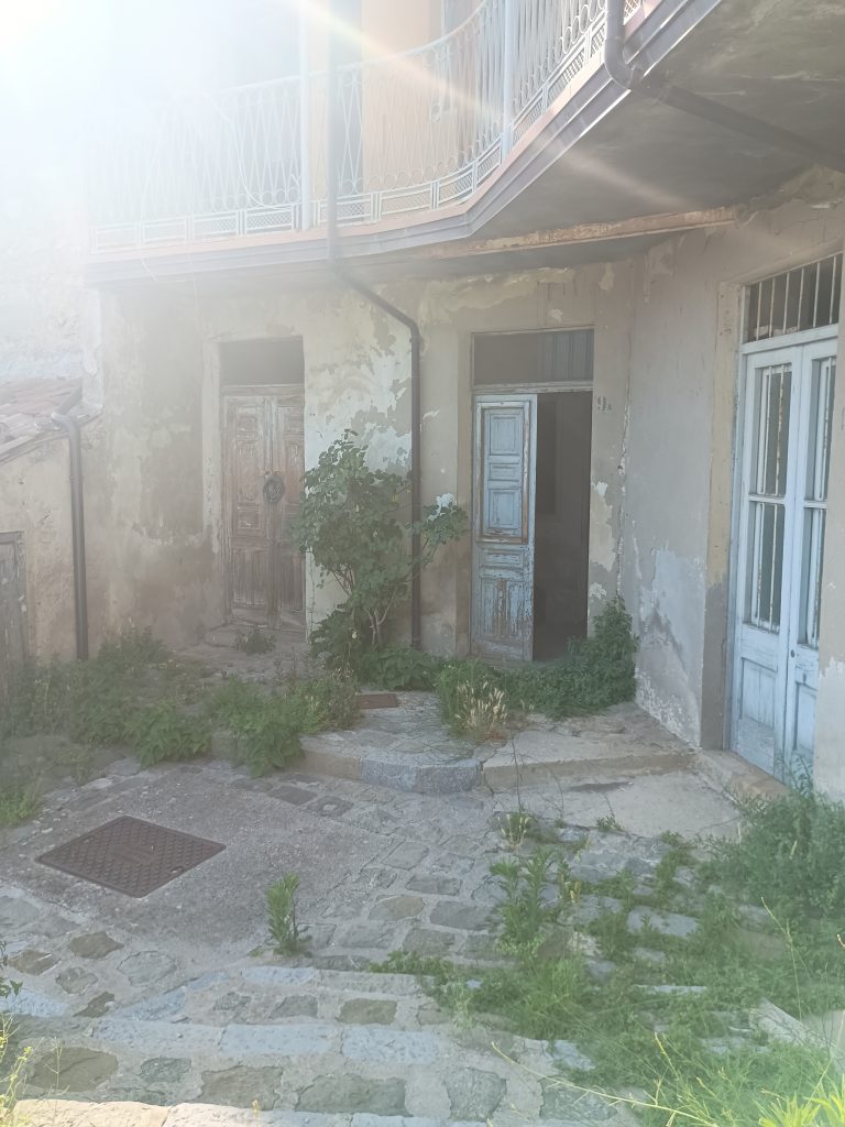 Detached house in the urban centre (via Flacco, 9/A)