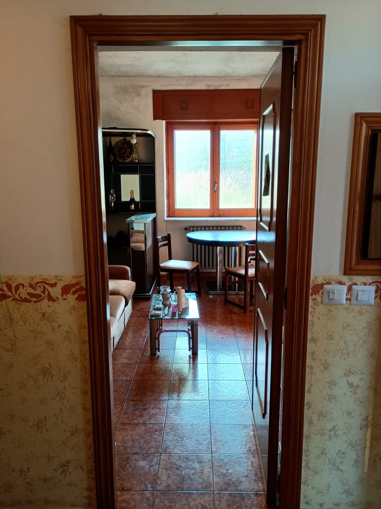 Villa with garage and garden in the thermal area (via Monte Pollino, 27)