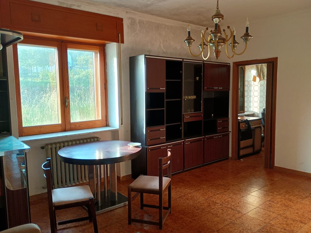 Villa with garage and garden in the thermal area (via Monte Pollino, 27)