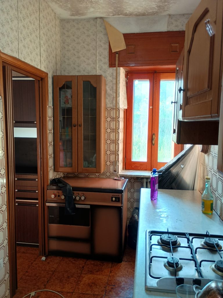 Villa with garage and garden in the thermal area (via Monte Pollino, 27)