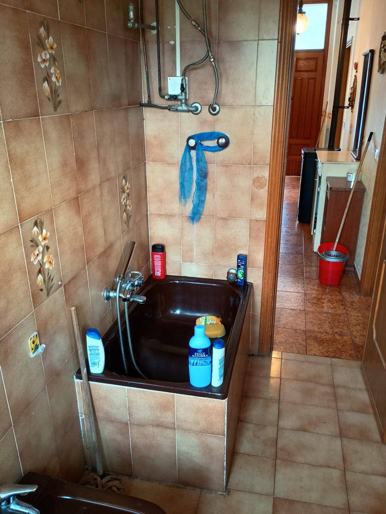 Villa with garage and garden in the thermal area (via Monte Pollino, 27)