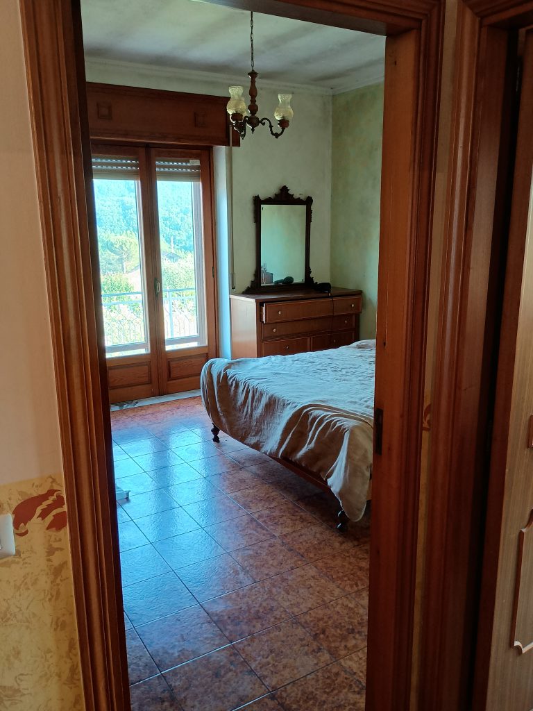 Villa with garage and garden in the thermal area (via Monte Pollino, 27)