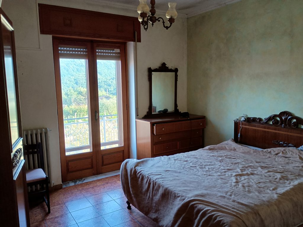 Villa with garage and garden in the thermal area (via Monte Pollino, 27)