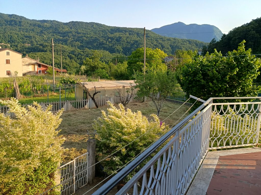 Villa with garage and garden in the thermal area (via Monte Pollino, 27)