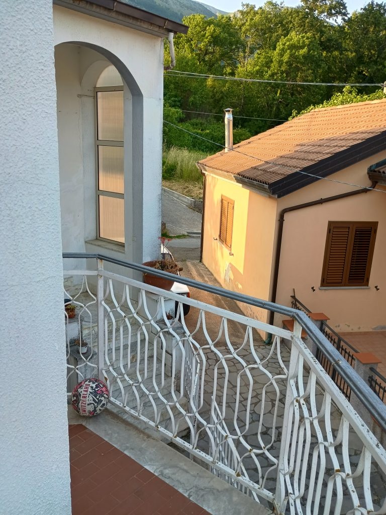 Villa with garage and garden in the thermal area (via Monte Pollino, 27)