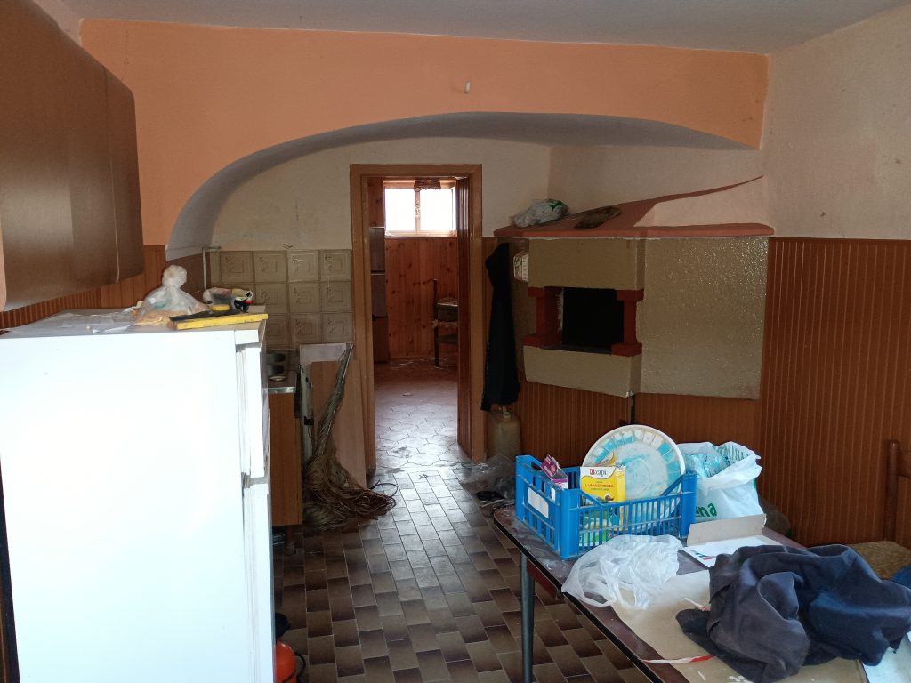 Villa with garage and garden in the thermal area (via Monte Pollino, 27)