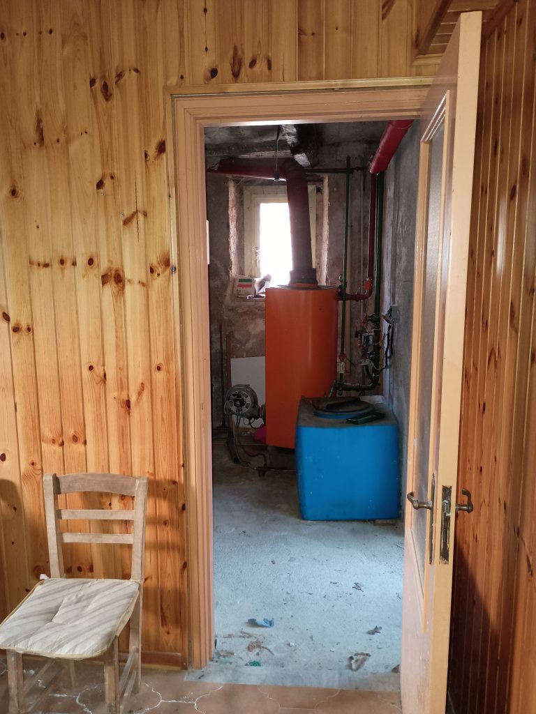 Villa with garage and garden in the thermal area (via Monte Pollino, 27)