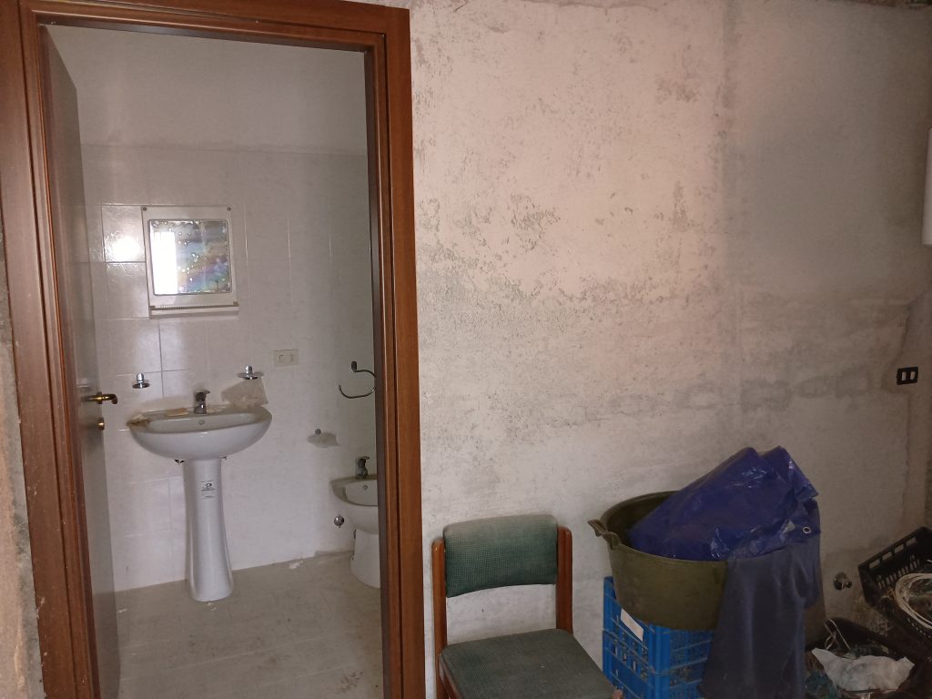 Villa with garage and garden in the thermal area (via Monte Pollino, 27)
