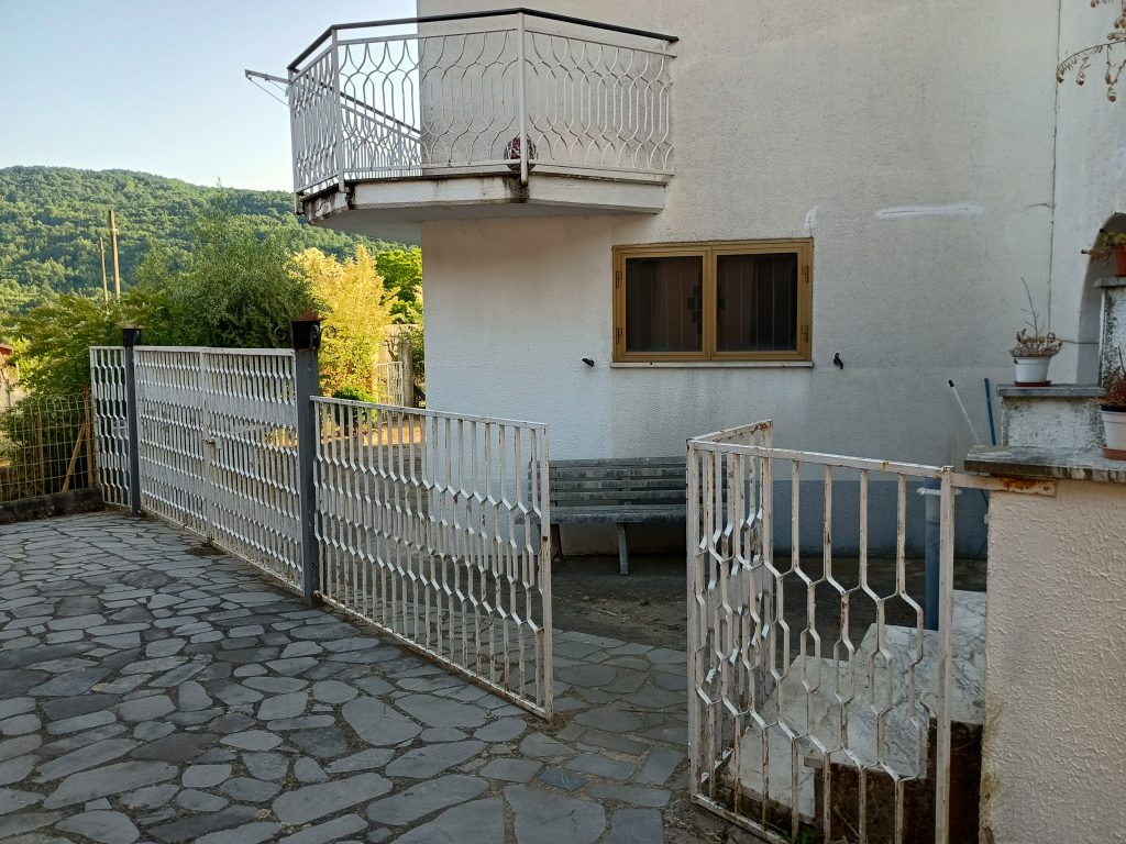 Villa with garage and garden in the thermal area (via Monte Pollino, 27)