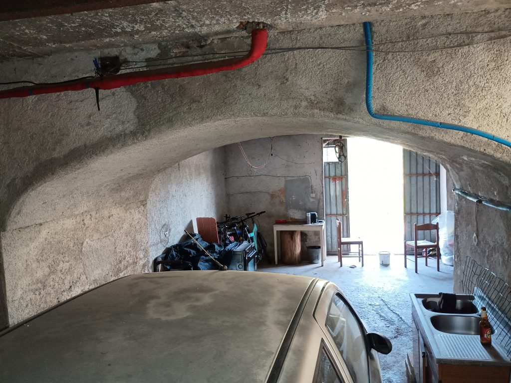 Villa with garage and garden in the thermal area (via Monte Pollino, 27)
