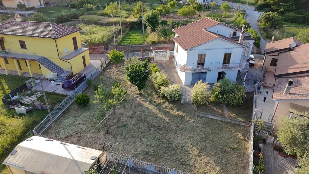 Villa with garage and garden in the thermal area (via Monte Pollino, 27)