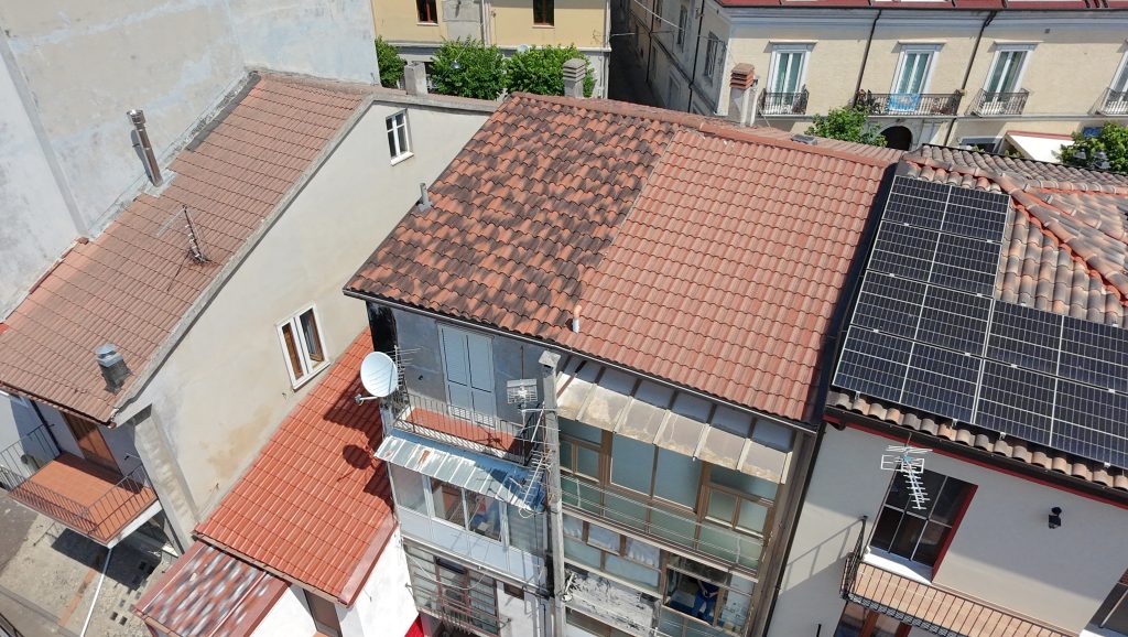 Detached house with garage in the urban centre (piazza Umberto I°, 16)