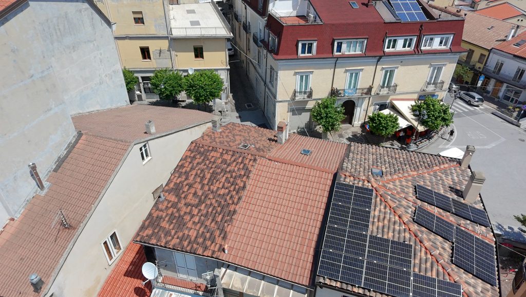 Detached house with garage in the urban centre (piazza Umberto I°, 16)