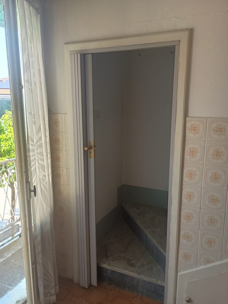 Detached house with garage in the urban centre (piazza Umberto I°, 16)