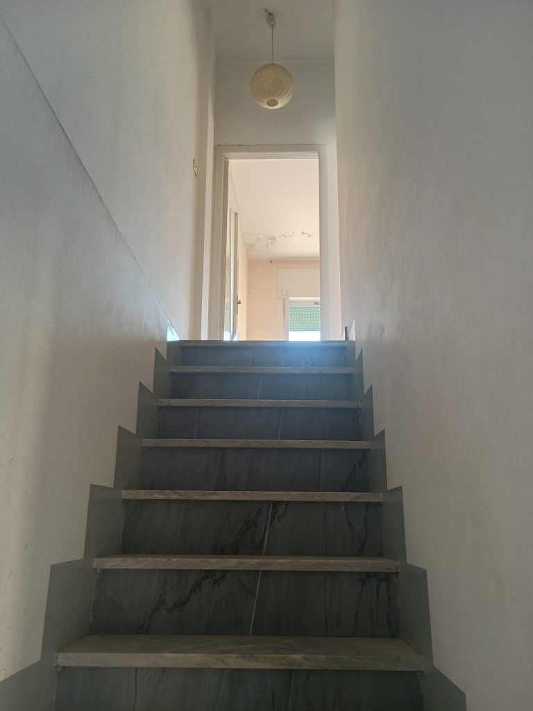 Detached house with garage in the urban centre (piazza Umberto I°, 16)