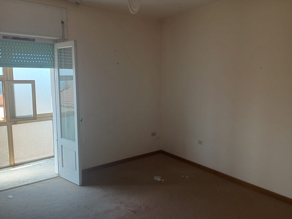 Detached house with garage in the urban centre (piazza Umberto I°, 16)
