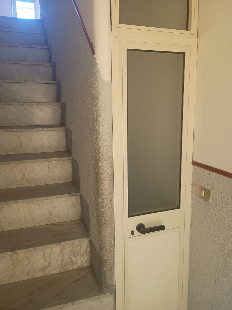 Detached house with garage in the urban centre (piazza Umberto I°, 16)