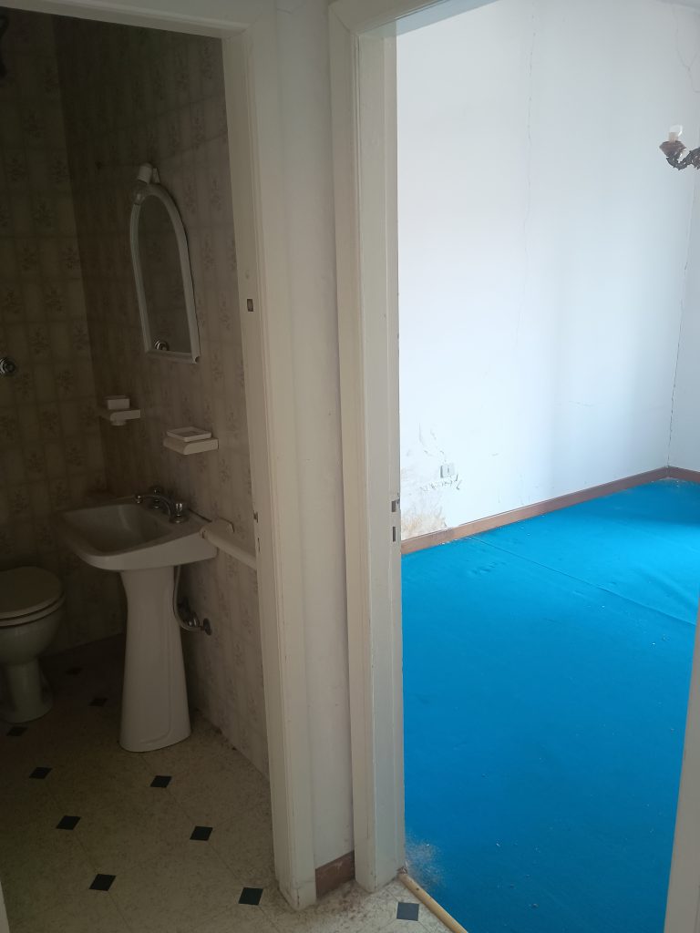 Detached house with garage in the urban centre (piazza Umberto I°, 16)