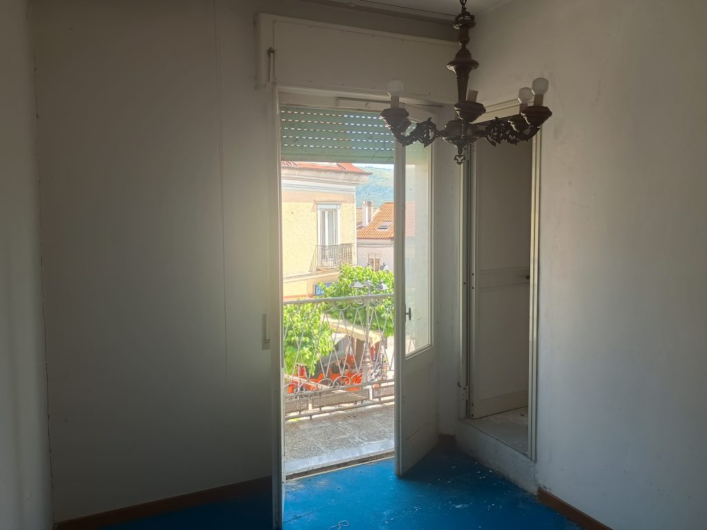Detached house with garage in the urban centre (piazza Umberto I°, 16)