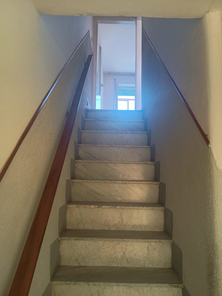 Detached house with garage in the urban centre (piazza Umberto I°, 16)