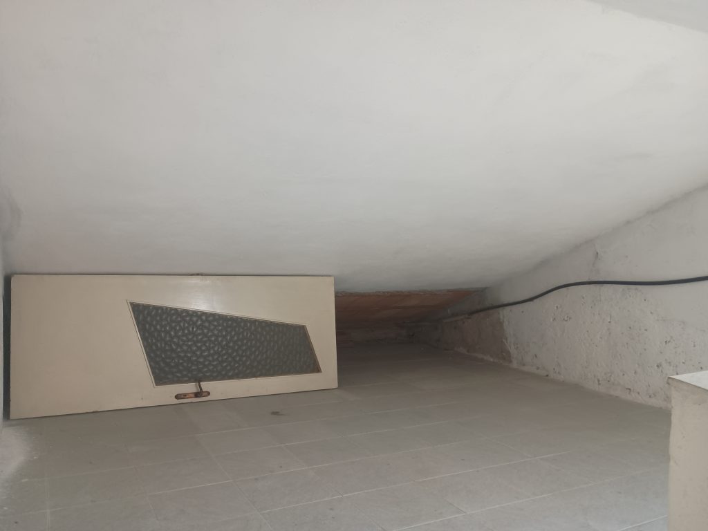 Detached house with garage in the urban centre (piazza Umberto I°, 16)