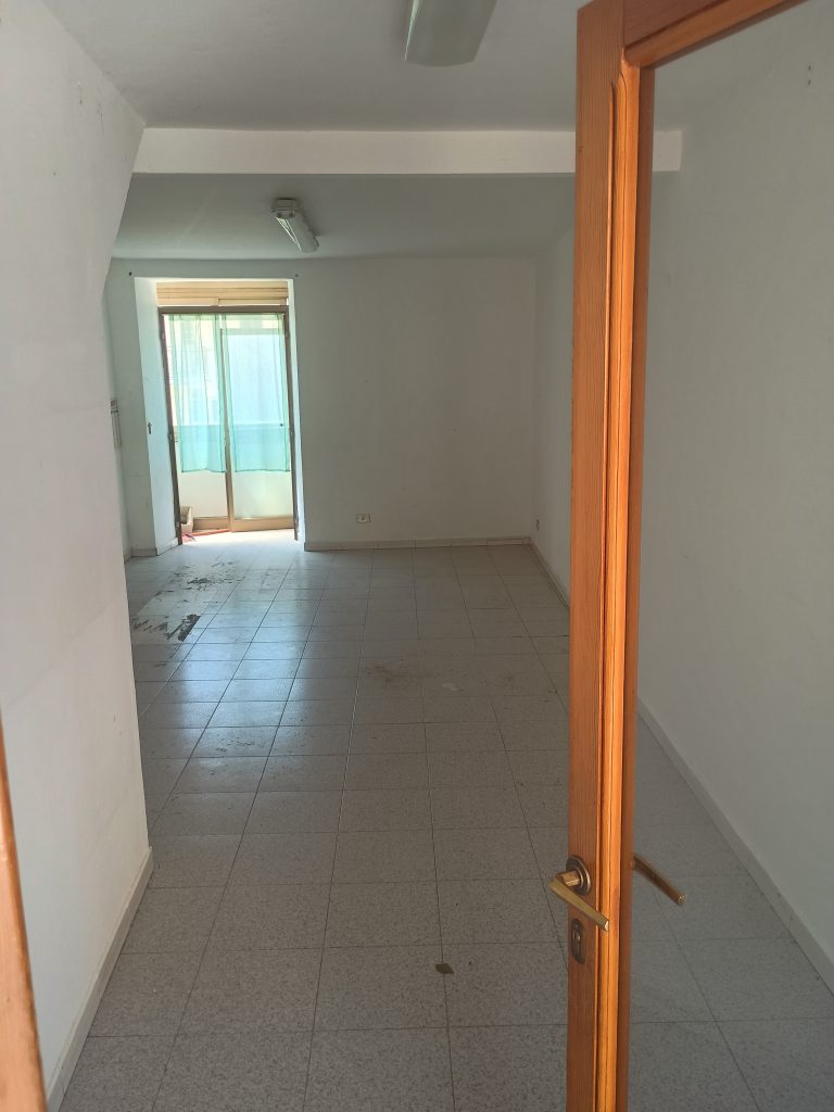 Detached house with garage in the urban centre (piazza Umberto I°, 16)
