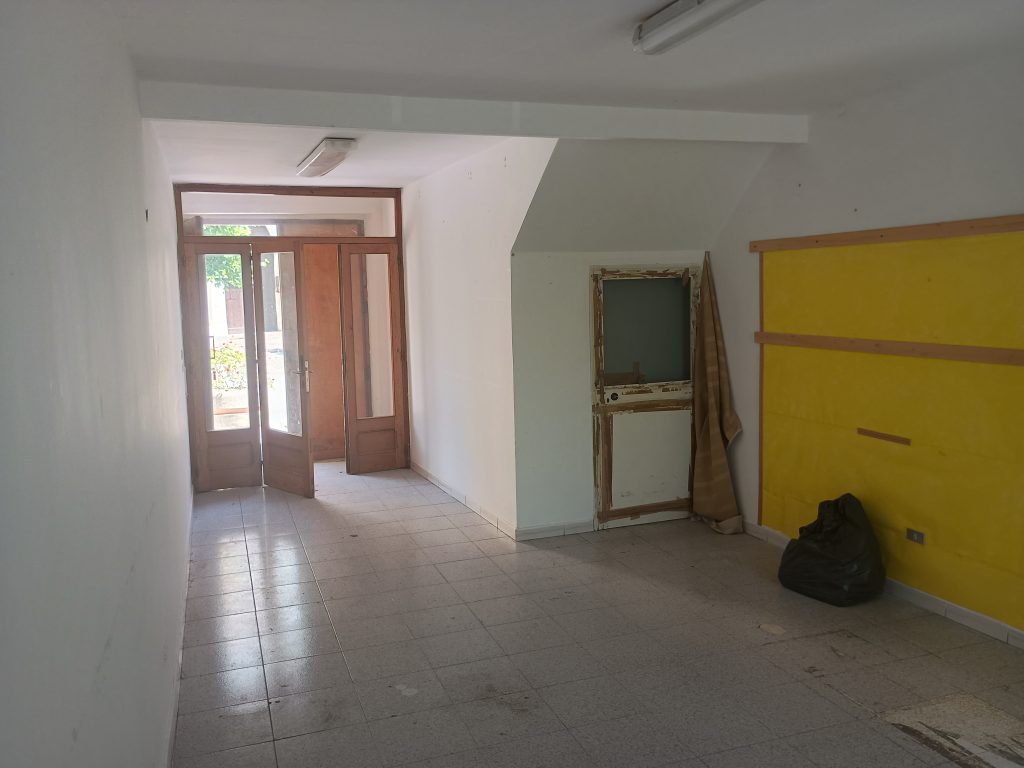 Detached house with garage in the urban centre (piazza Umberto I°, 16)