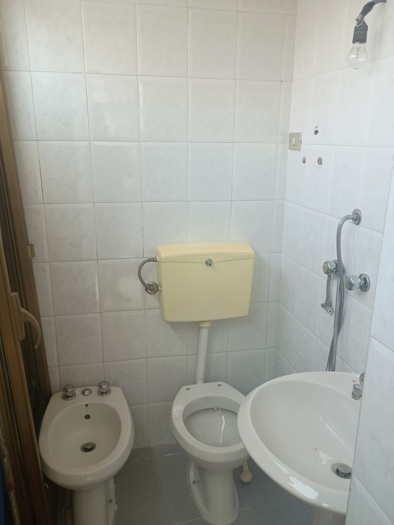 Detached house with garage in the urban centre (piazza Umberto I°, 16)