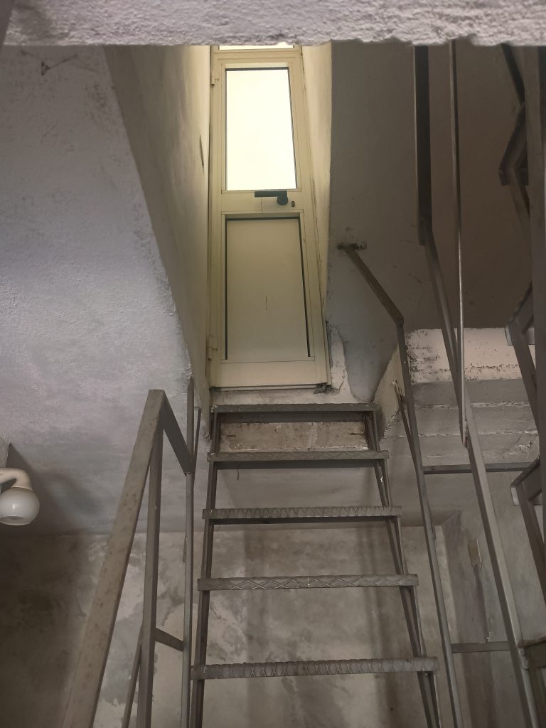 Detached house with garage in the urban centre (piazza Umberto I°, 16)