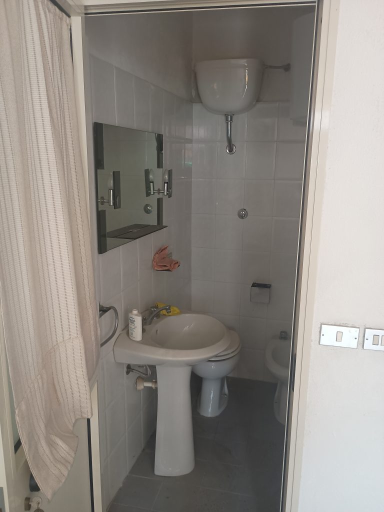 Detached house with garage in the urban centre (piazza Umberto I°, 16)