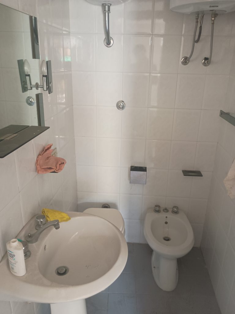Detached house with garage in the urban centre (piazza Umberto I°, 16)