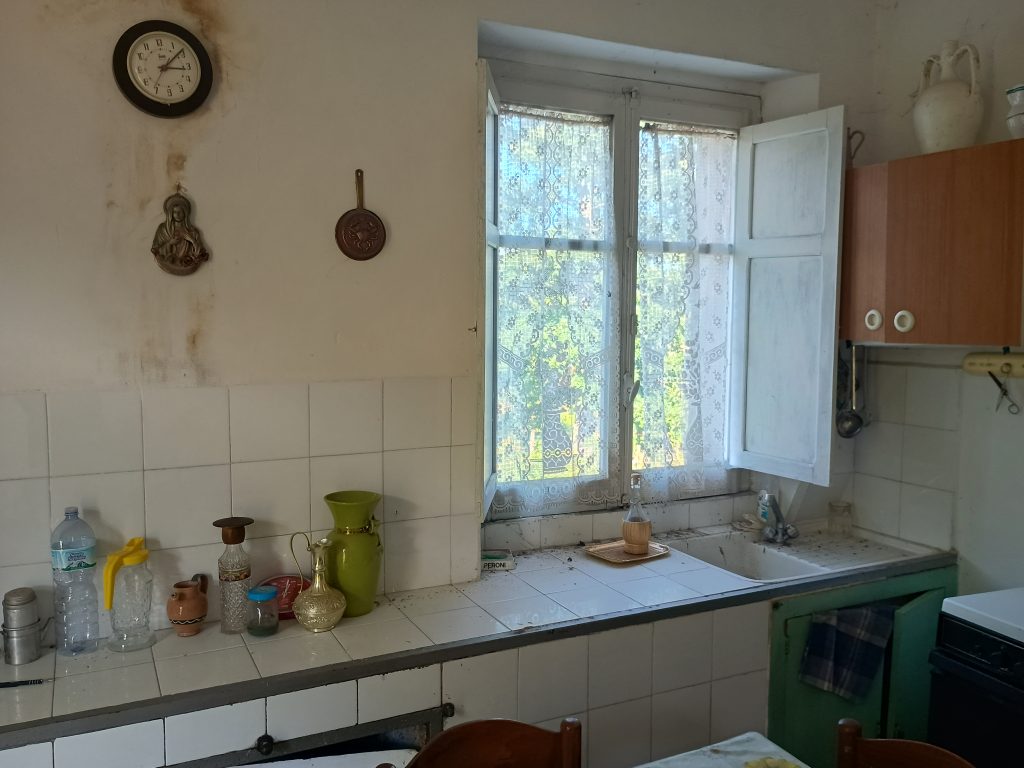 Detached house with land in the thermal area (via Santa Croce, 6)